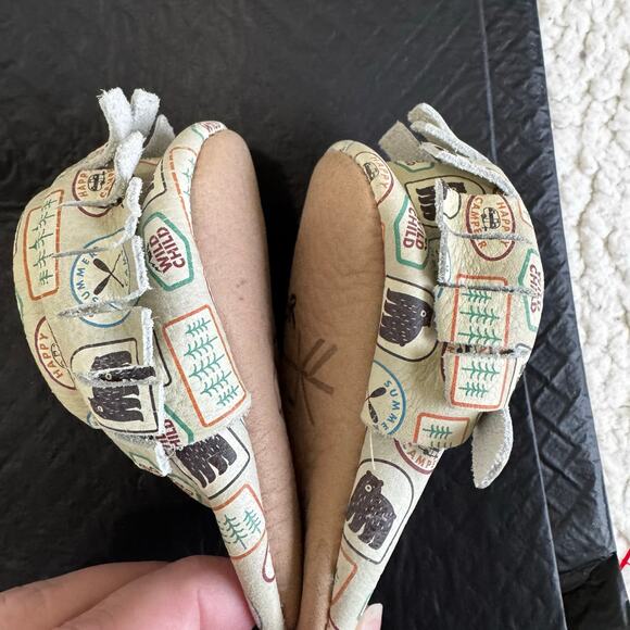 Freshly Picked Soft Sole Leather Moccasins Baby Size 2 US Size 4  6-12 Months - Picture 4 of 11